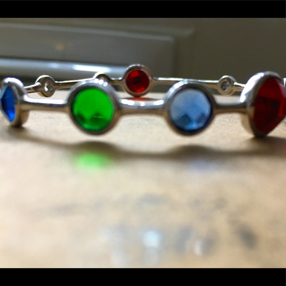 Silver Bangle w/ stations-crystals SZ. 7.5